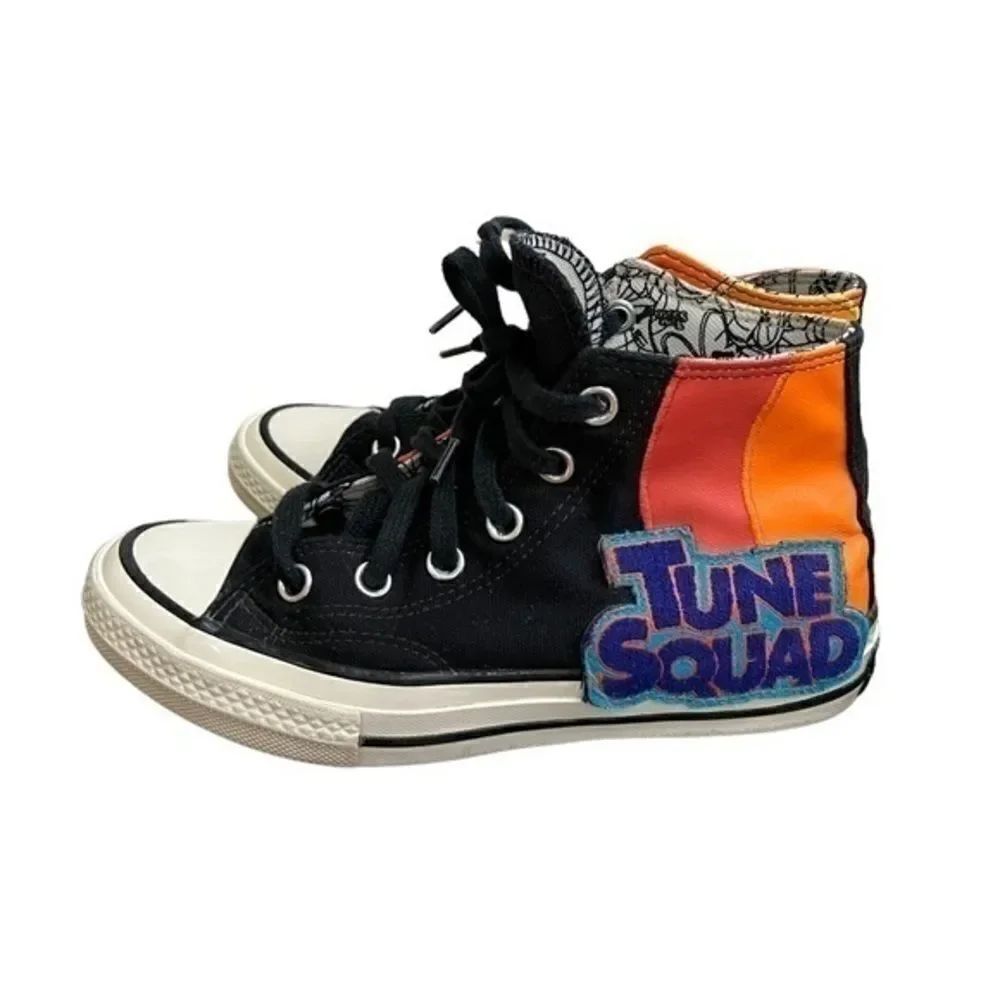 CONVERSE X SPACE JAM KIDS CHUCK 70 HI (BLACK/MANTRA ORANGE/MULTI) size 3.